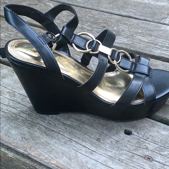 Black and Gold Wedges - Picture 3 of 7